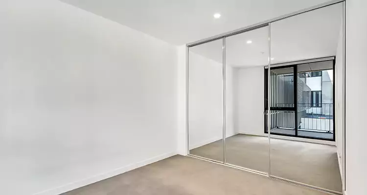 Why Homeowners Choose Us for Sliding Mirror Door Replacement in Ocala, FL