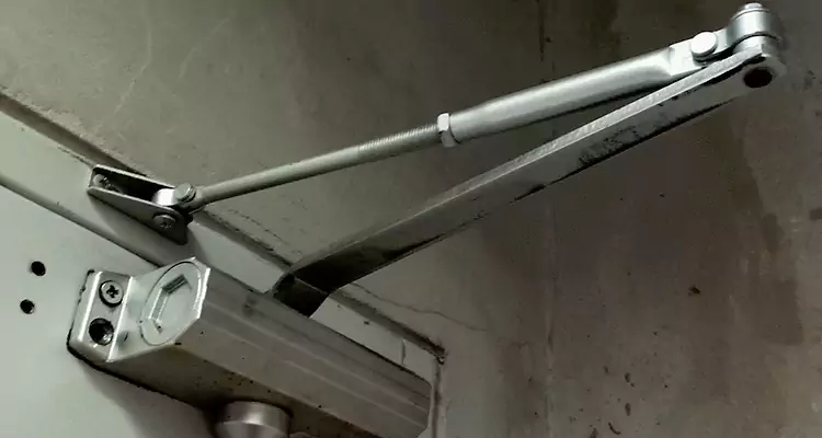 Door Closer Oil Leak Repair in Ocala, FL